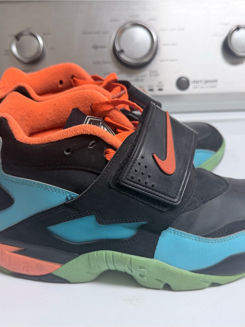 Nike Diamond Turf mens sz 9
